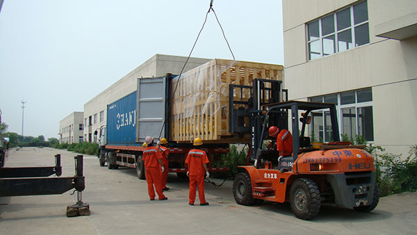 油壓機設備該怎樣進行安全地吊裝？