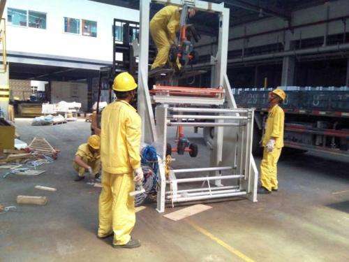 無錫大型設(shè)備吊裝搬運(yùn)廠家：該怎樣保證設(shè)備搬運(yùn)的高效率進(jìn)行？